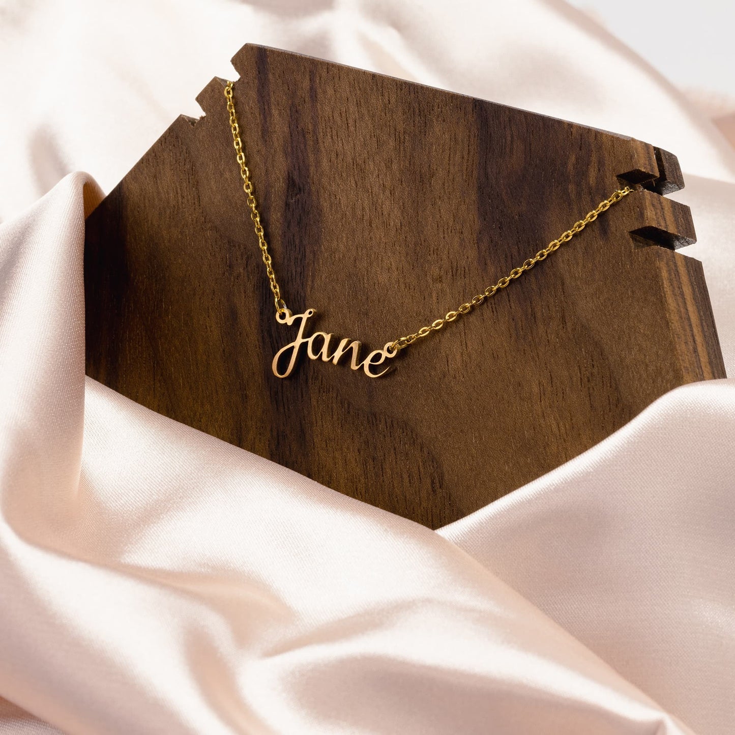 Personalized Name Necklace. Great gift for daughter, mom, or friend.